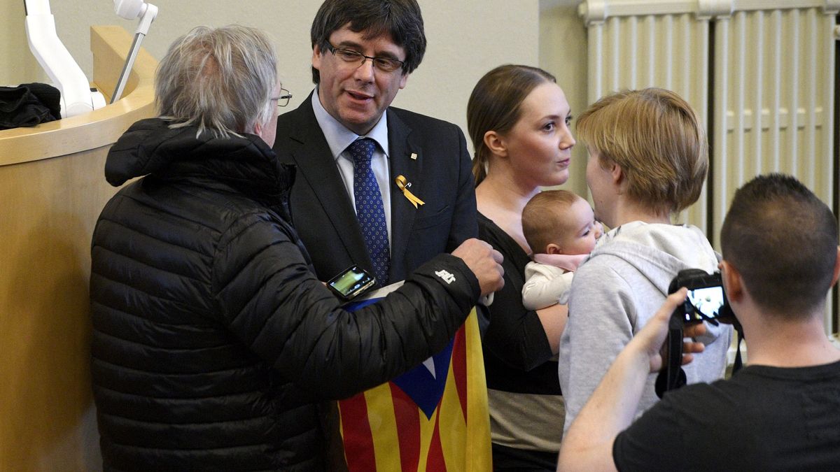 Puigdemont dice desde Helsinki que mantendrá su acta de diputado