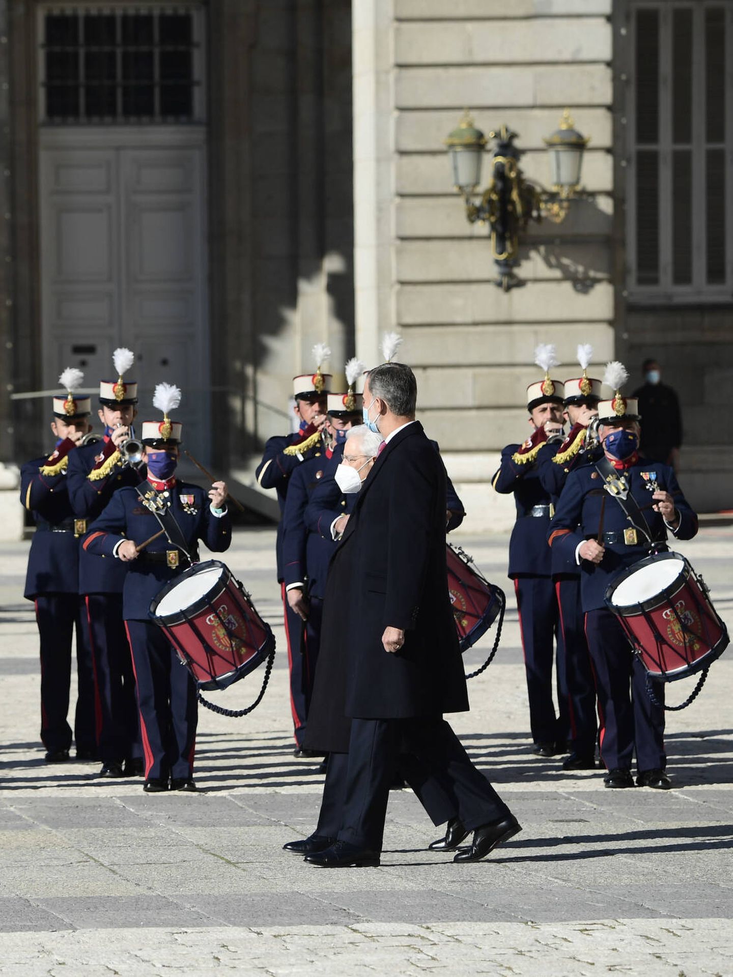 El rey Felipe y Sergio Mattarella, pasando revista a las tropas. (Limited Pictures)