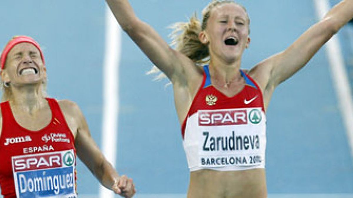 Marta Domínguez, plata en 3.000 obstáculos, da la primera medalla a España