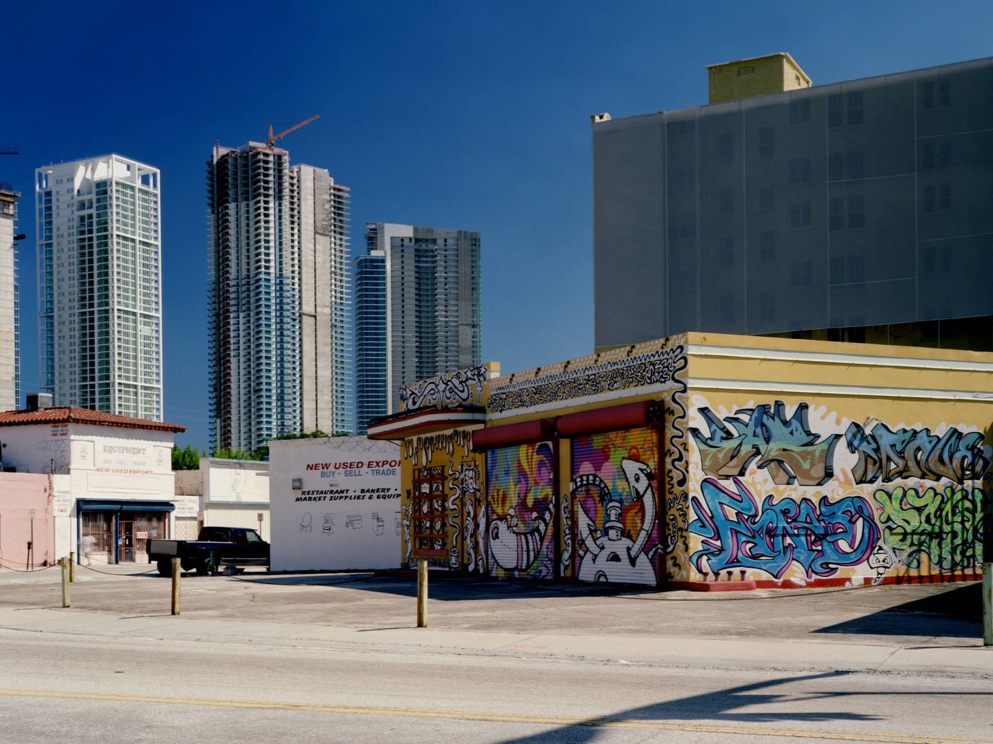  Miami, donde conviven graffitis y rascacielos.