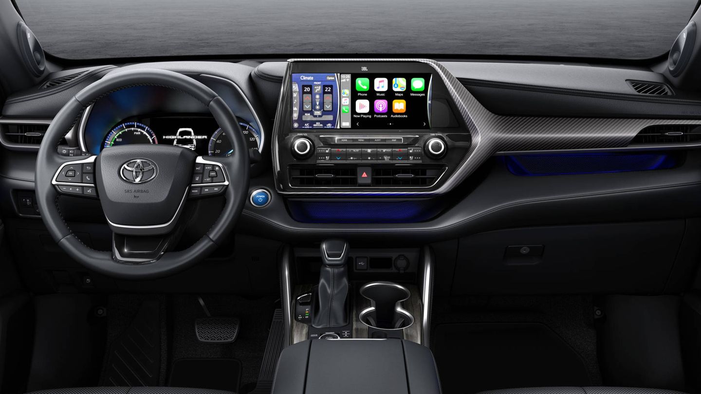 Gran pantalla central en el interior del nuevo Toyota Highlander.