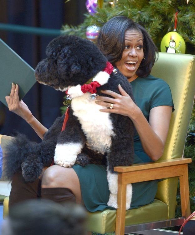 Foto: Michelle Obama con su perro Bo. (Reuters)