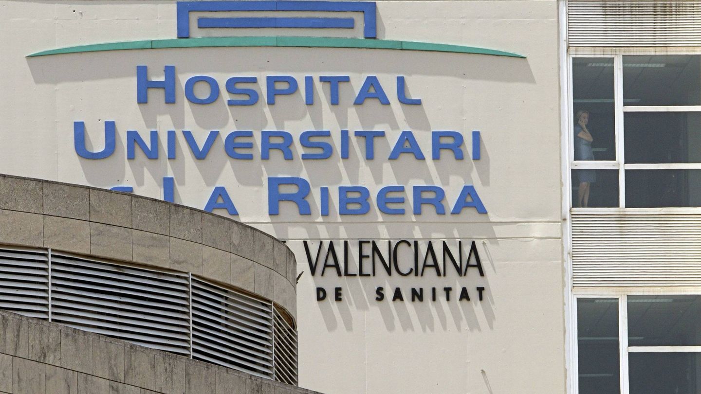 El Hospital de Alzira y el área de salud están gestionados por Ribera Salud, con contrato hasta 2018.