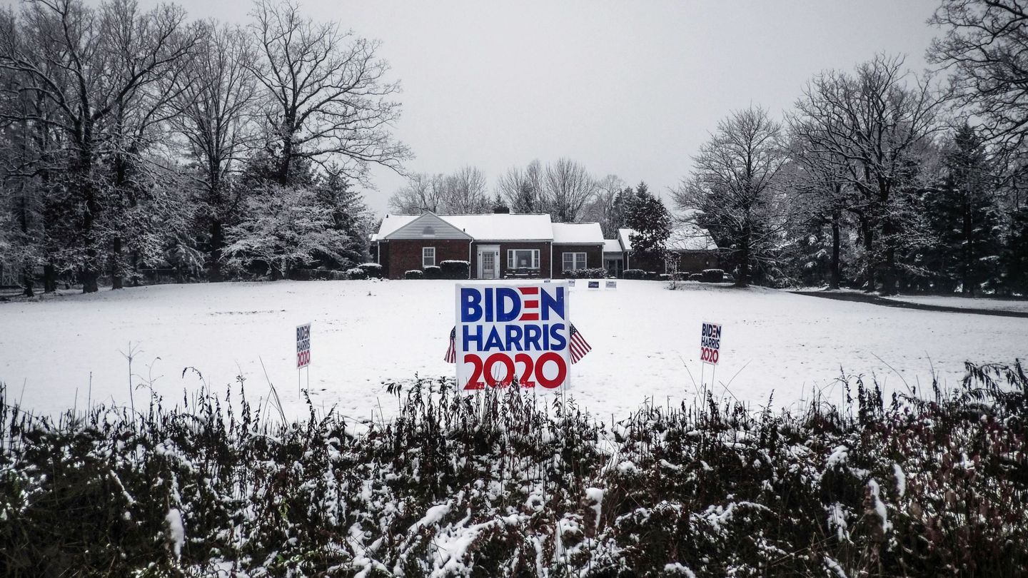Un cartel en apoyo de la candidatura presidencial demócrata de Joe Biden en Scranton, Pensilvania. (EFE)