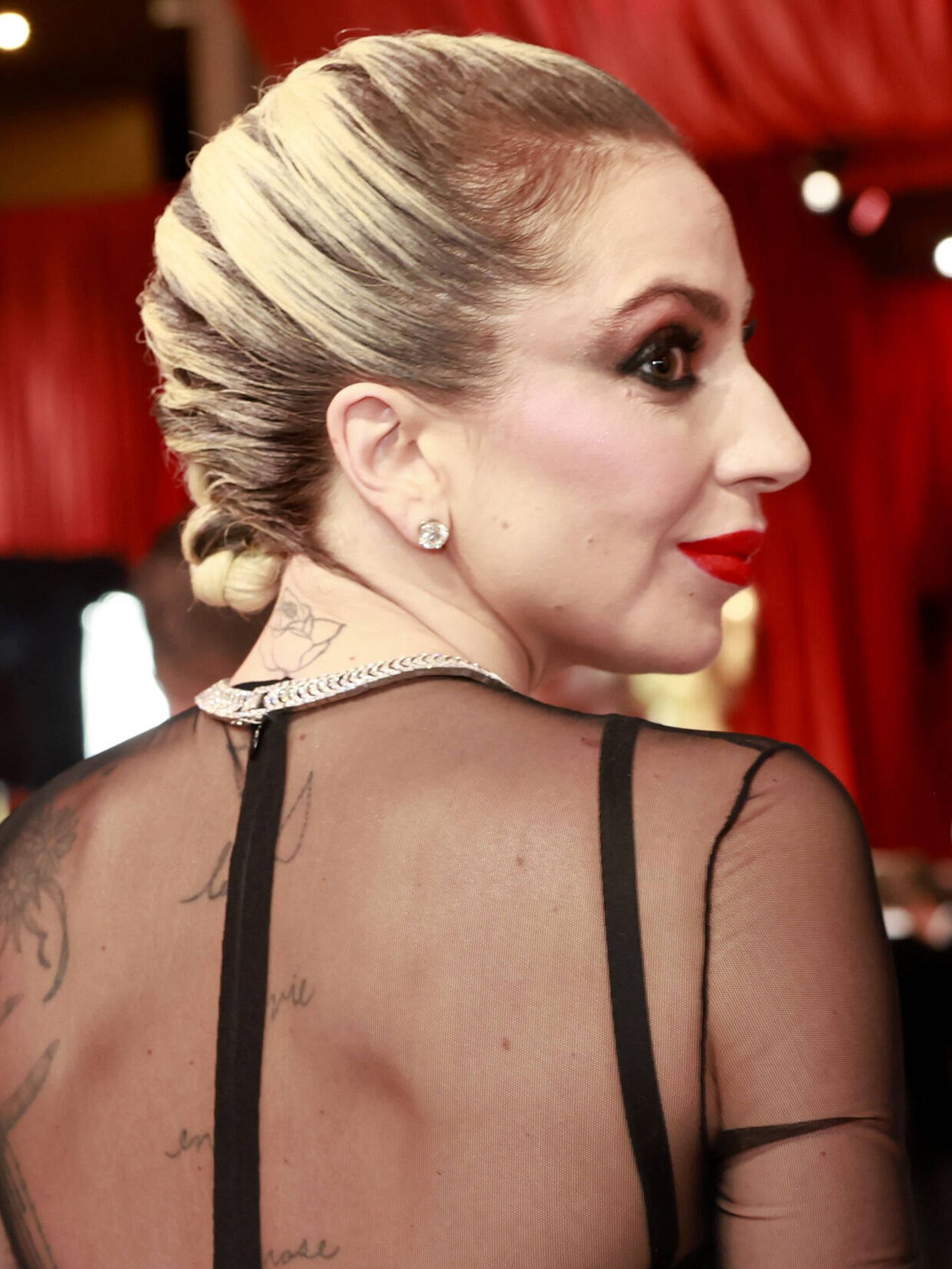 Detalle posterior del look de Lady Gaga. (Getty/Emma McIntyre)