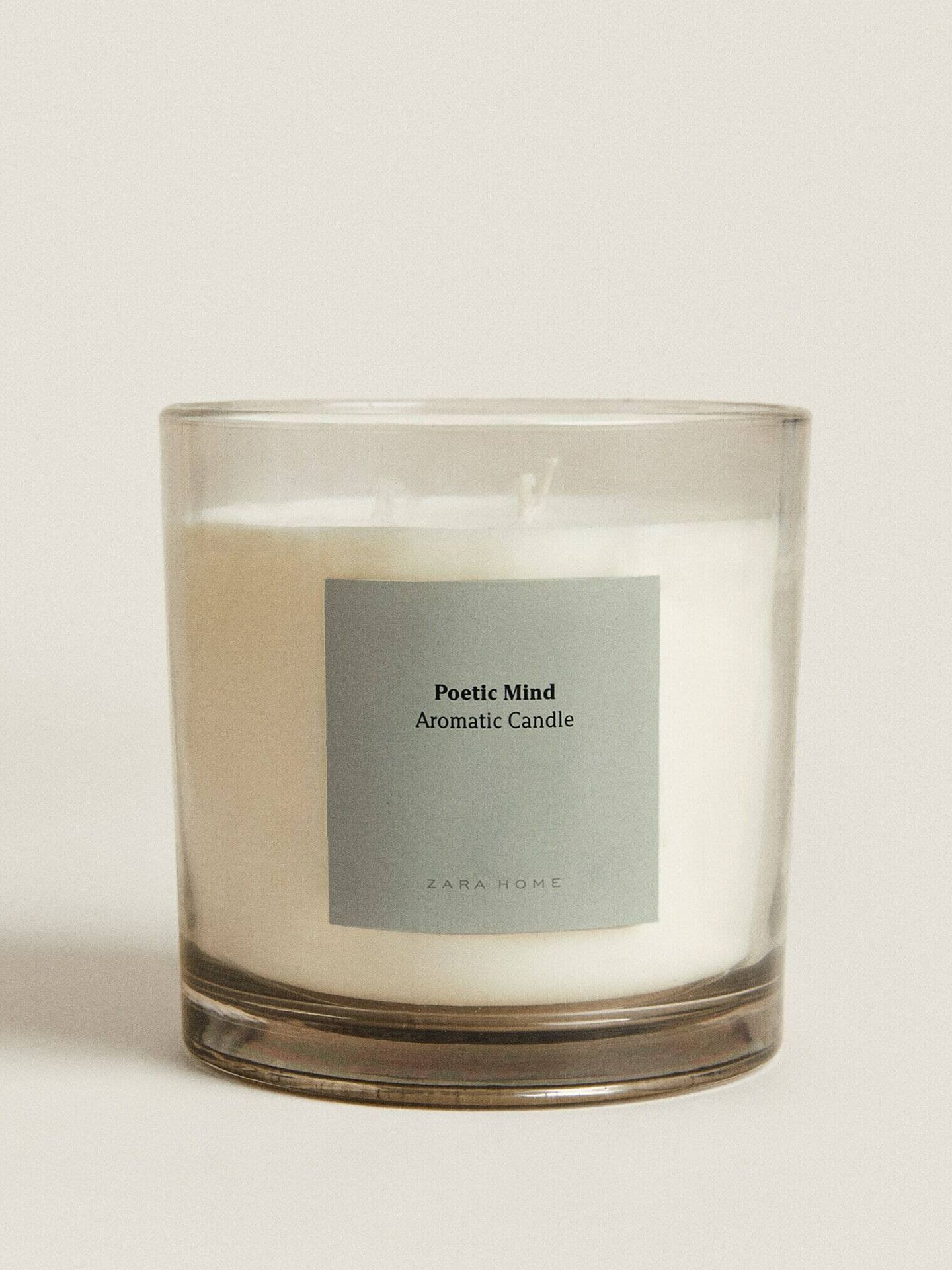 4 velas aromáticas con olor a limpio para casa. (Zara Home/Cortesía)