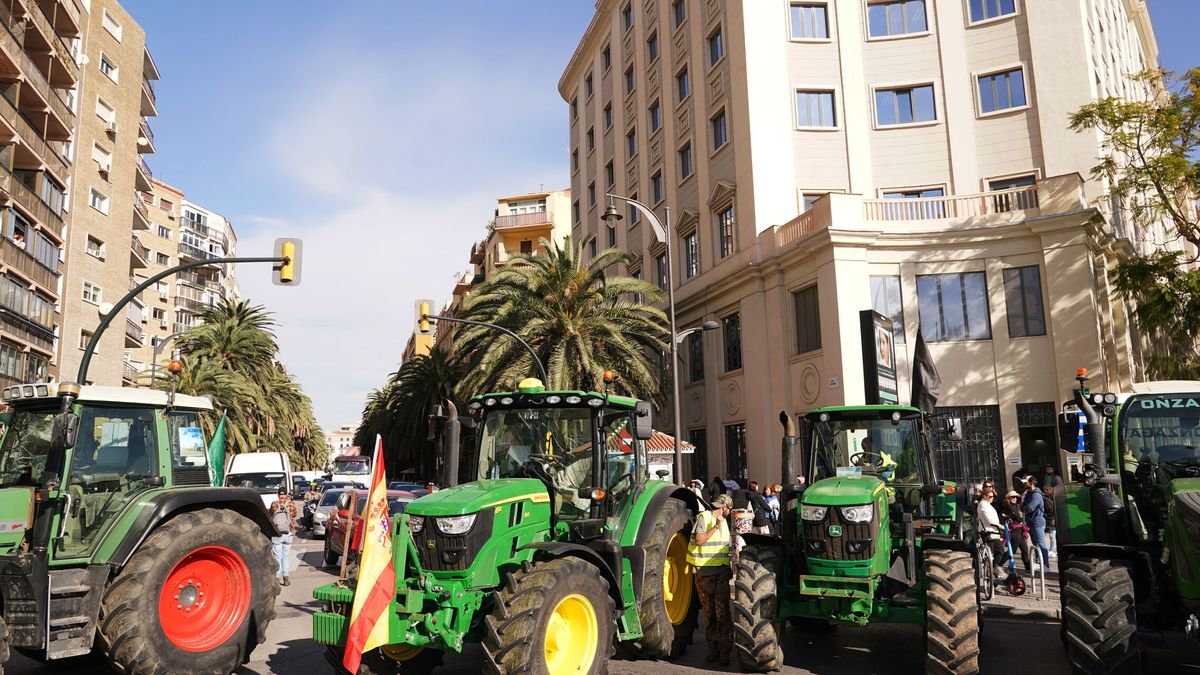 Las protestas de los agricultores remiten en Andalucía por la presencia policial