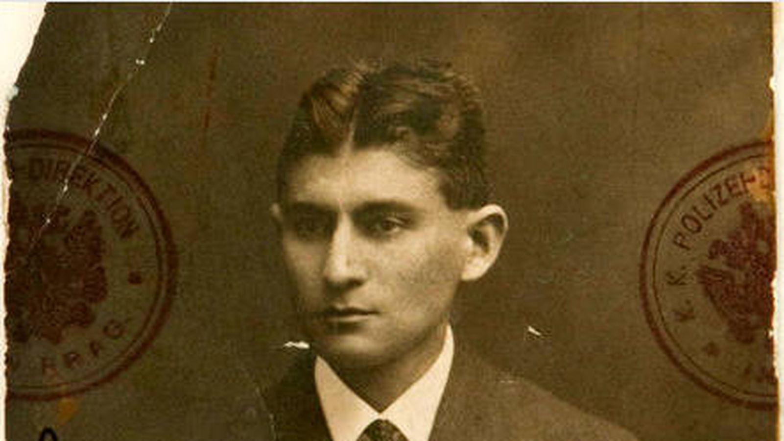 Franz Kafka: "En tu lucha contra el resto del mundo te recomiendo que te pongas de lado del resto del mundo"