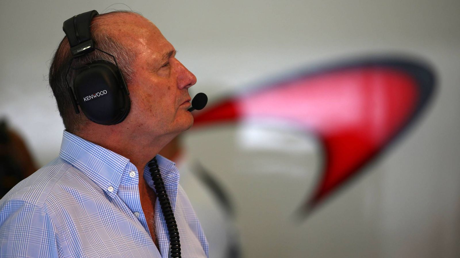 Foto: Ron Dennis, esta temporada, en el box de McLaren.