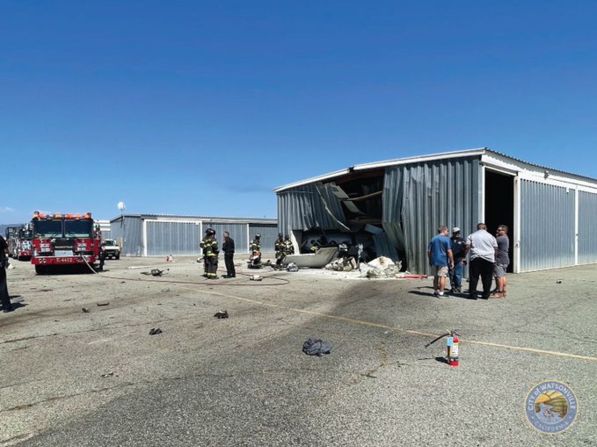 Foto: Accidente aéreo en el Aeropuerto de Watsonville. (EFE/EPA/Ayuntamiento de Watsonville)