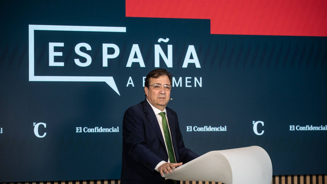 Foto: El presidente de la Junta de Extremadura, Guillermo Fernández Vara, interviene en el encuentro 'España a Examen'. (Isabel Blanco)