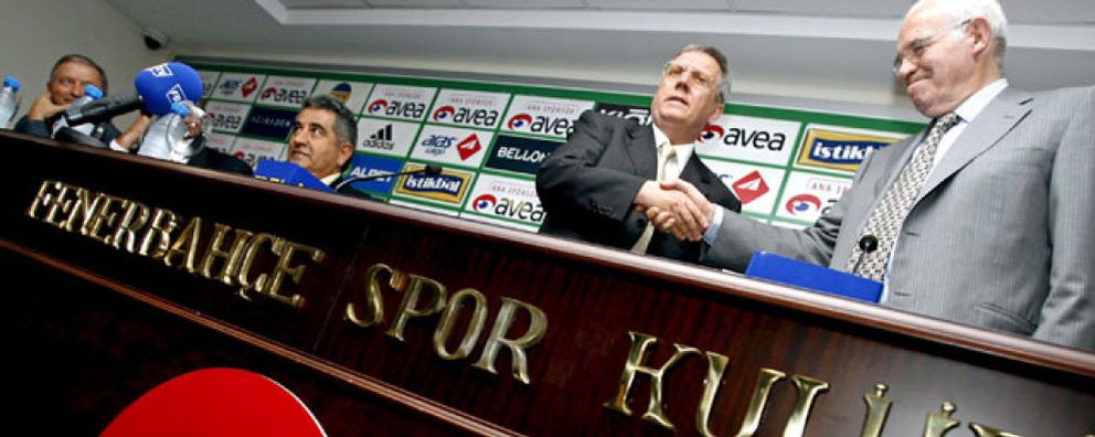 Foto: Aragonés recibe 4 millones de euros del Fenerbahçe como finiquito