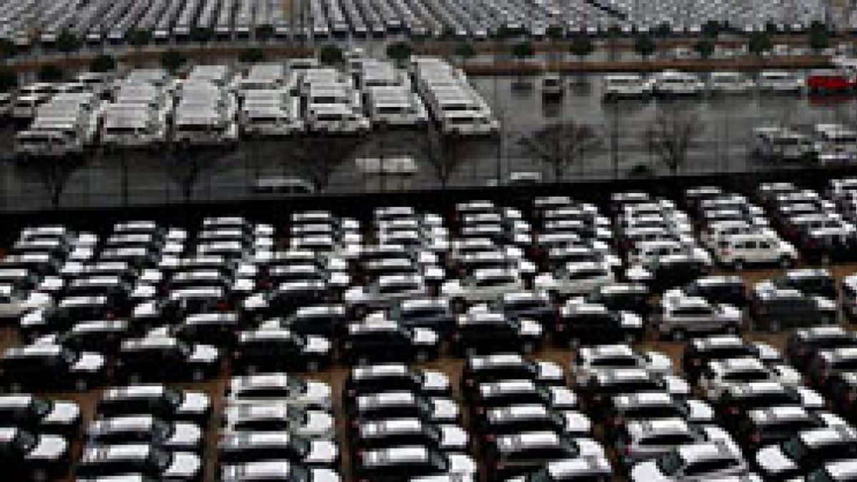 Las ventas de coches caen un 24,1% en julio, tras diez meses seguidos de subidas