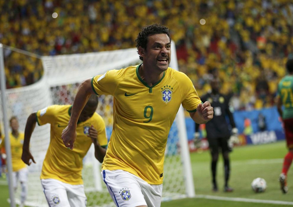 Foto: Fred celebra su único gol con Brasil en el Mundial de 2014.