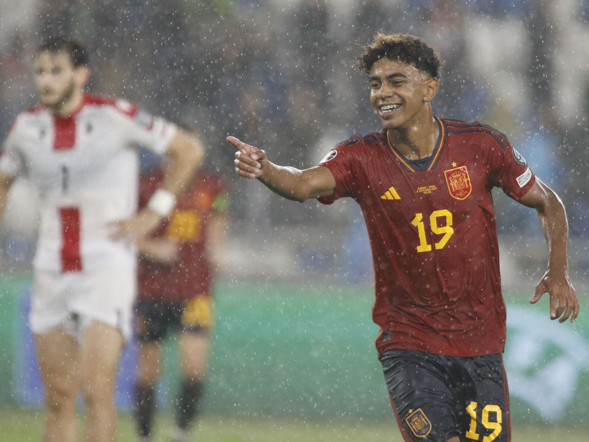 Lamine Yamal fascina a los 16 años: el fútbol español recupera el aplauso limpio y sano