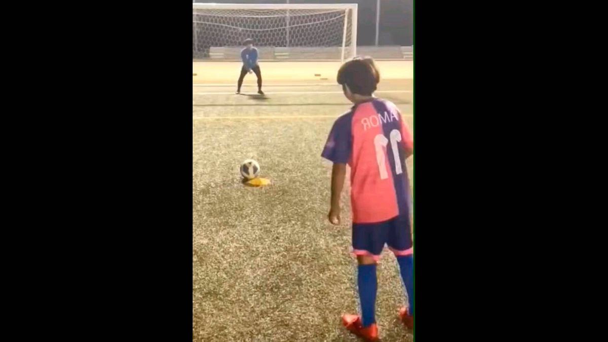 El espectacular penalti lanzado por un niño que está arrasando en las redes sociales