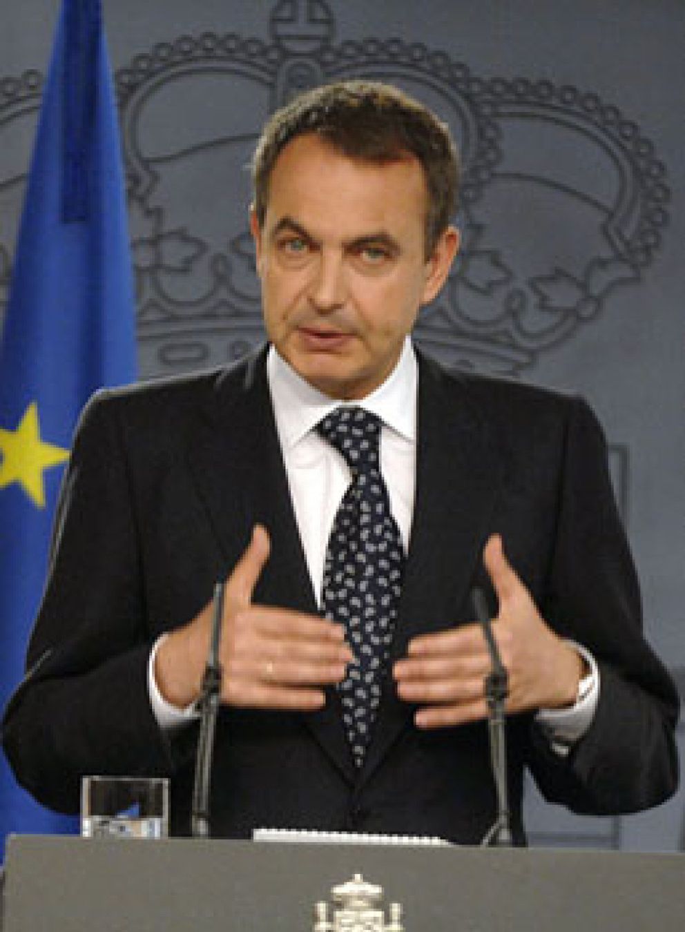 Foto: Zapatero pide el apoyo de los partidos pero no cambia su política antiterrorista