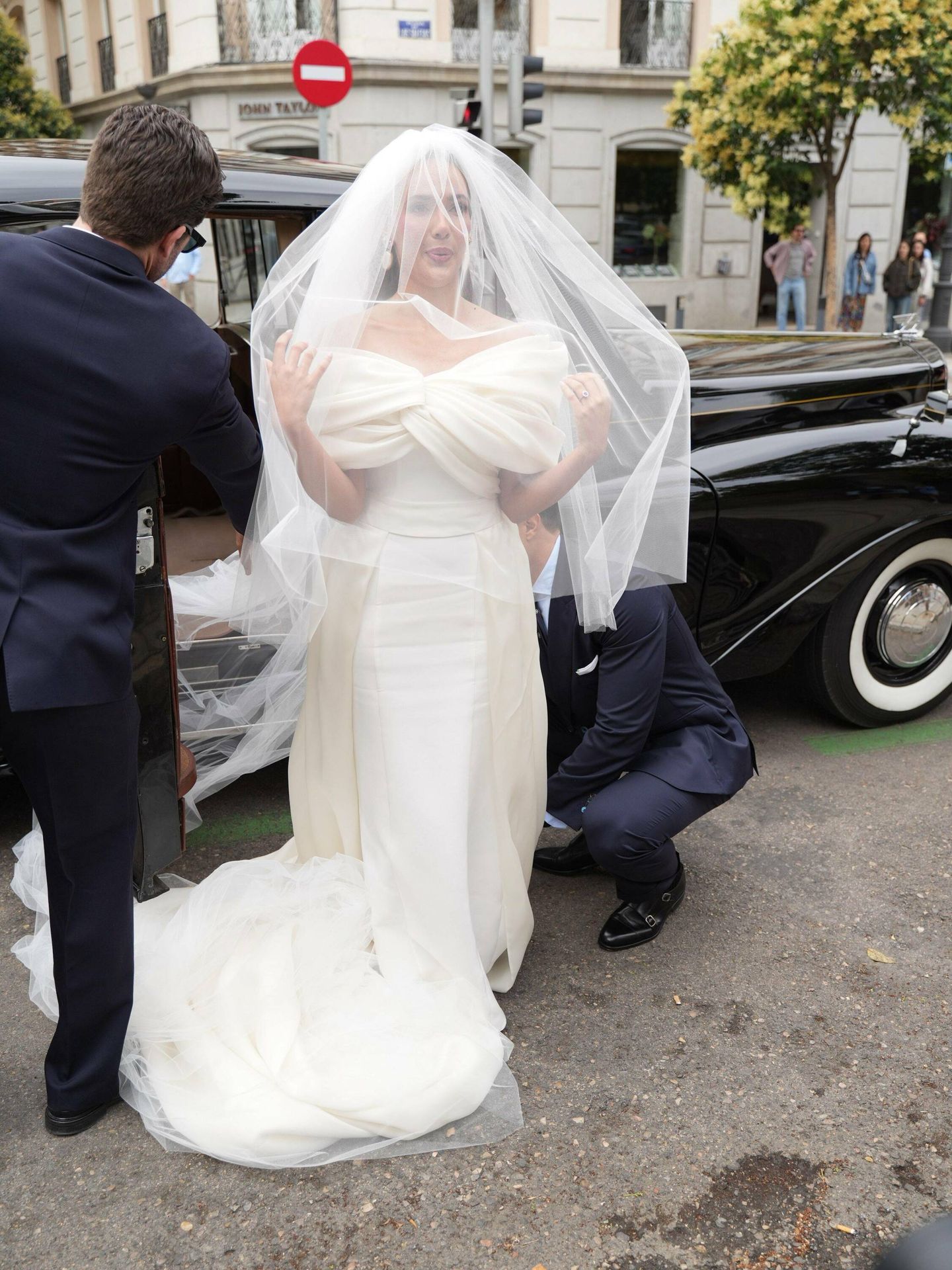 Ana Moya, luciendo su vestido de boda. (Cordon Press)
