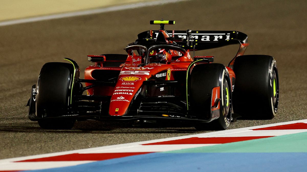 Un buen cuarto puesto en Baréin de Sainz en modo 'limitación de daños' para Ferrari