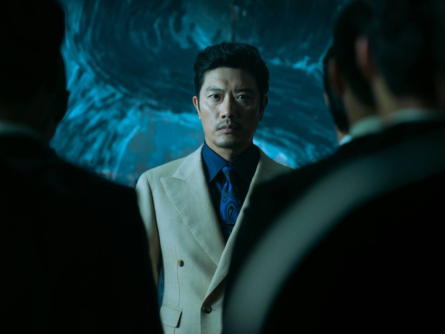 El enigmático Choi Moojin lidera la mafia a la que se une la protagonista. (Netflix)