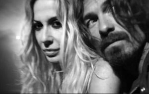 Marta Sánchez se vuelve 'indie' en el videoclip grabado junto a su novio