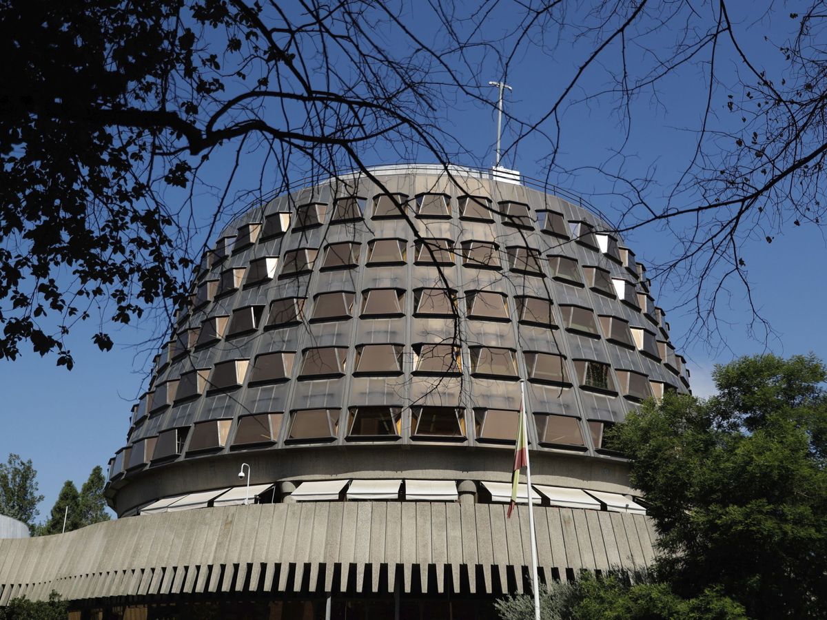 Foto: Fachada del edificio del Tribunal Constitucional. (EFE/Emilio Naranjo)