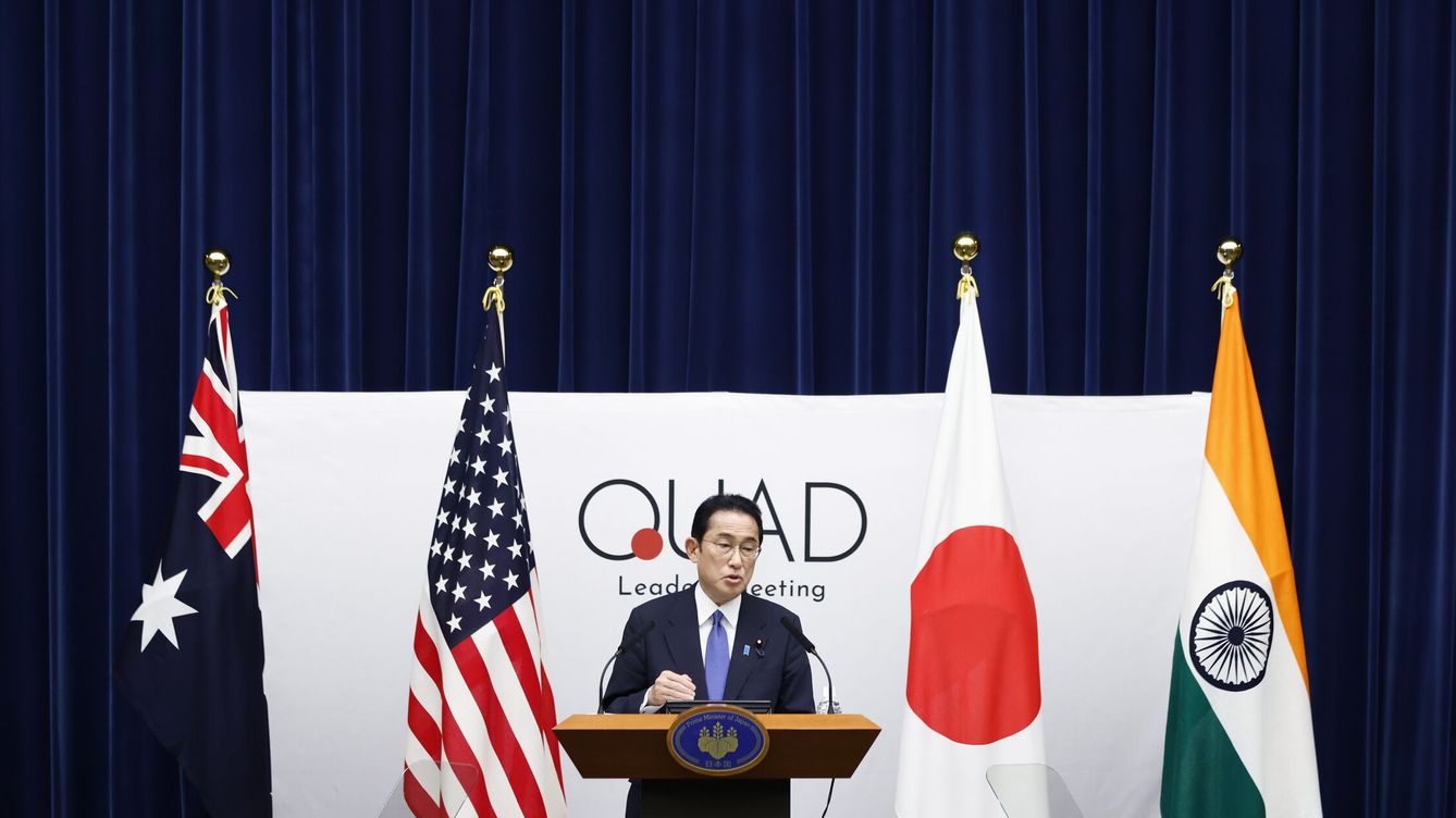 Foto: El primer ministro japonés, Fumio Kishida, durante una rueda de prensa en la reunión del Quad. (EFE/Kiyoshi Ota)