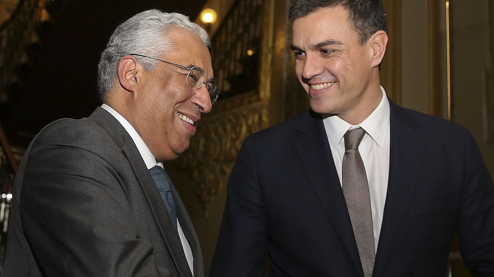 Foto: Pedro Sánchez saluda al primer ministro de Portugal, António Costa, el pasado 7 de enero en Lisboa. (EFE)