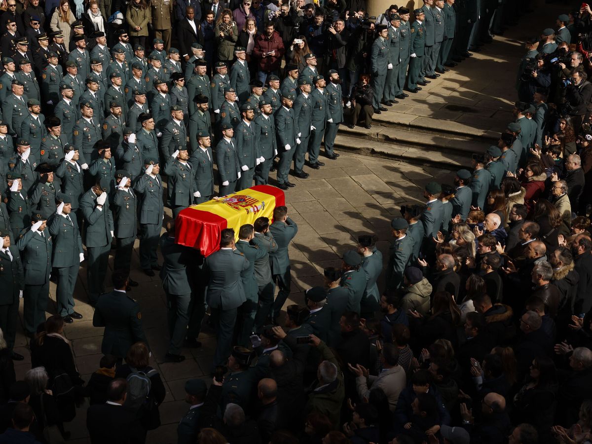 Foto: Funeral por el guardia civil David Pérez. (EFE/Villar López)