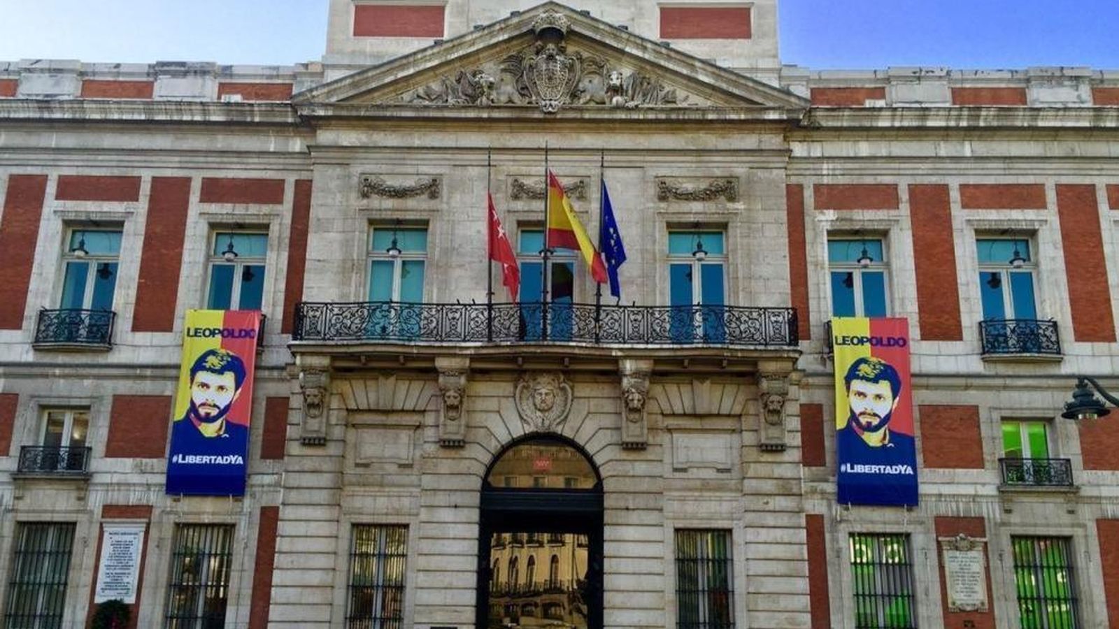 Foto: Fachada de la Real Casa de Correos, sede del Gobierno de la Comunidad de Madrid. (EFE)