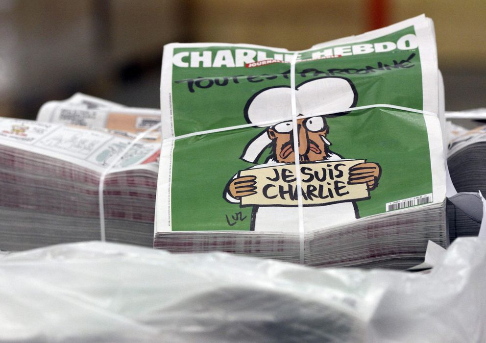 Foto: Vista de paquetes de copias del próximo número del semanario 'Charlie Hebdo'. (EFE)