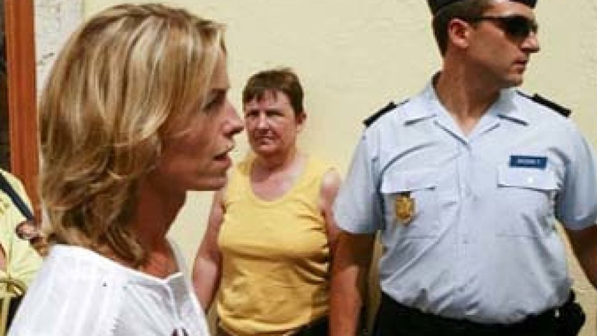La madre de Madeleine abandona la sede de la Policía tras ser declarada "sospechosa"