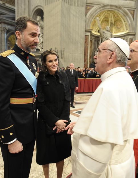 Los príncipes junto al Papa en marzo de 2013 (Gtres)
