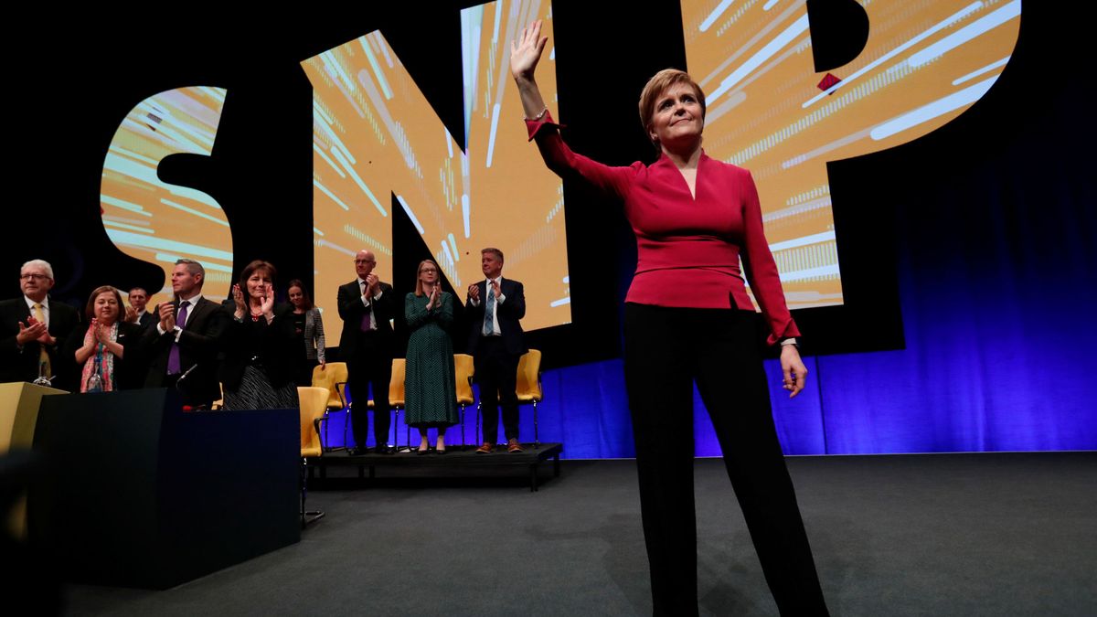 Sturgeon quiere un nuevo referéndum de independencia de Escocia en 2020