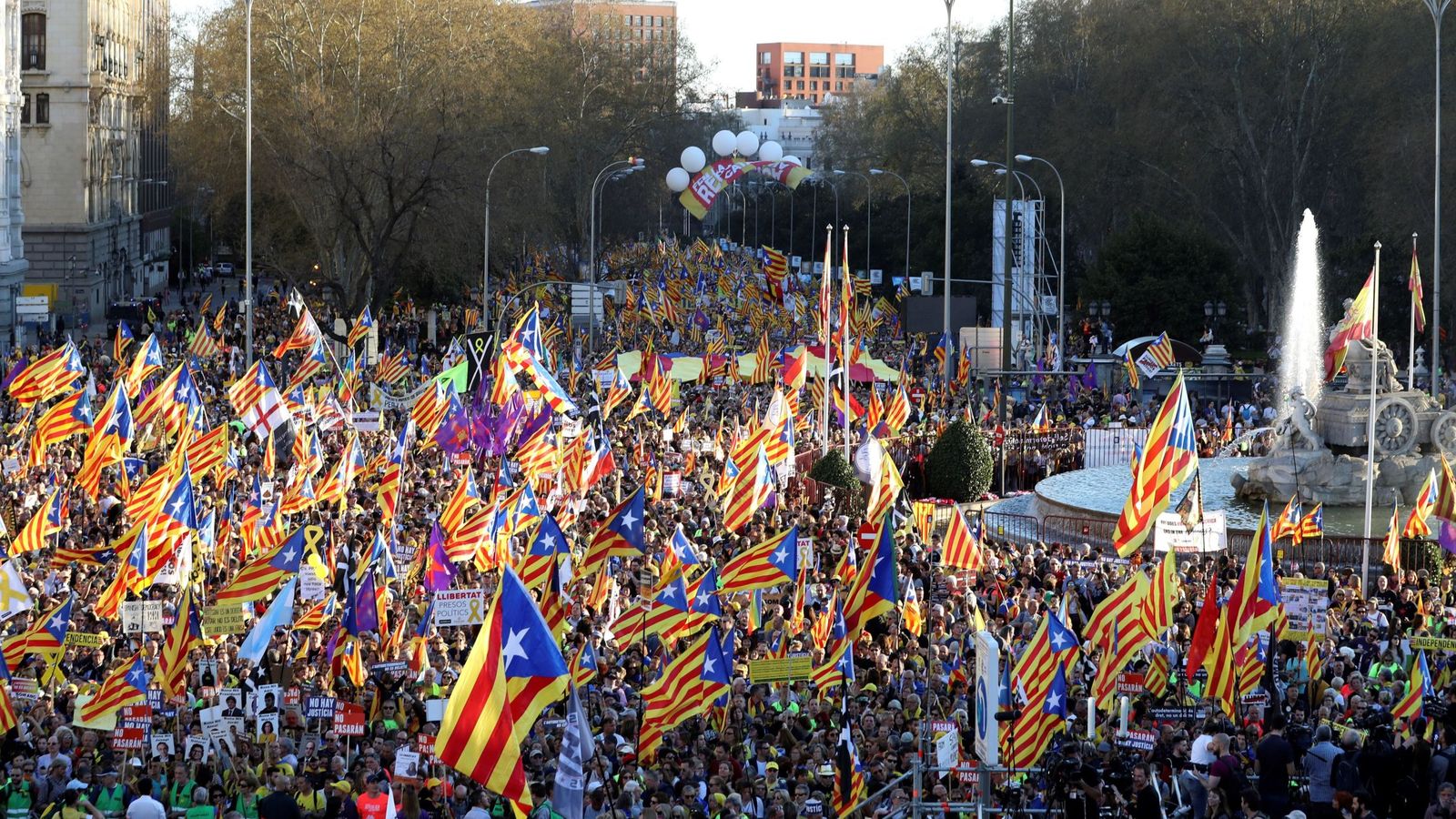 Foto: Imagen de la manifestación secesionista del 16 de marzo en Madrid. (EFE)