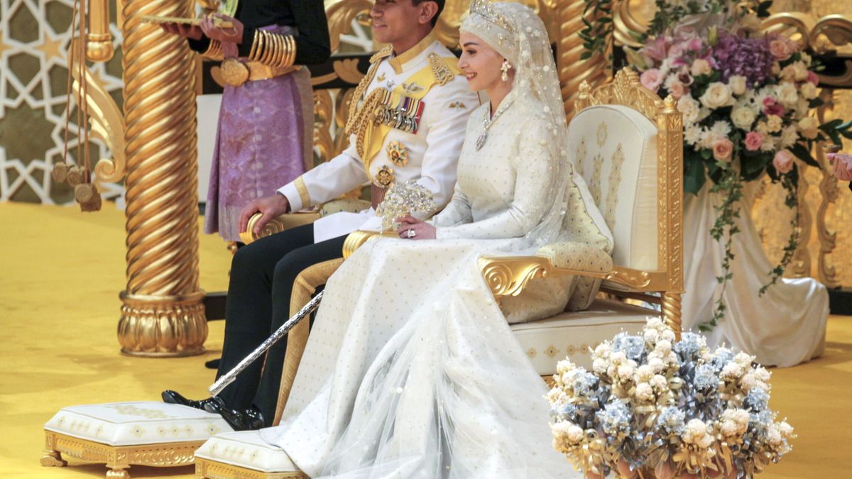 Anisha reaparece tras su enlace con el príncipe de Brunéi: su vestido de invitada de boda perfecta