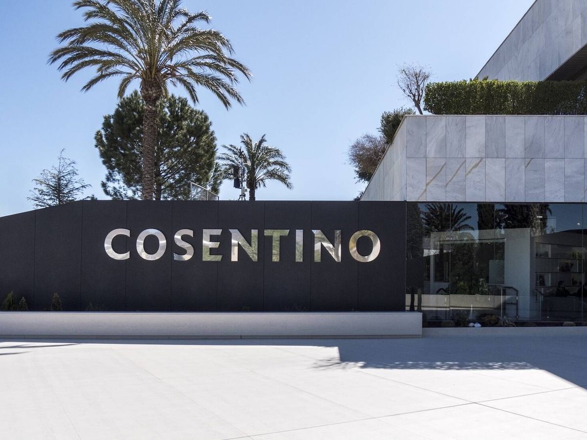 Foto: Entrada a la sede de Cosentino en Almería.