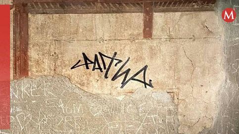 Un turista neerlandés 'grafitea' un fresco de hace siglos en Herculano