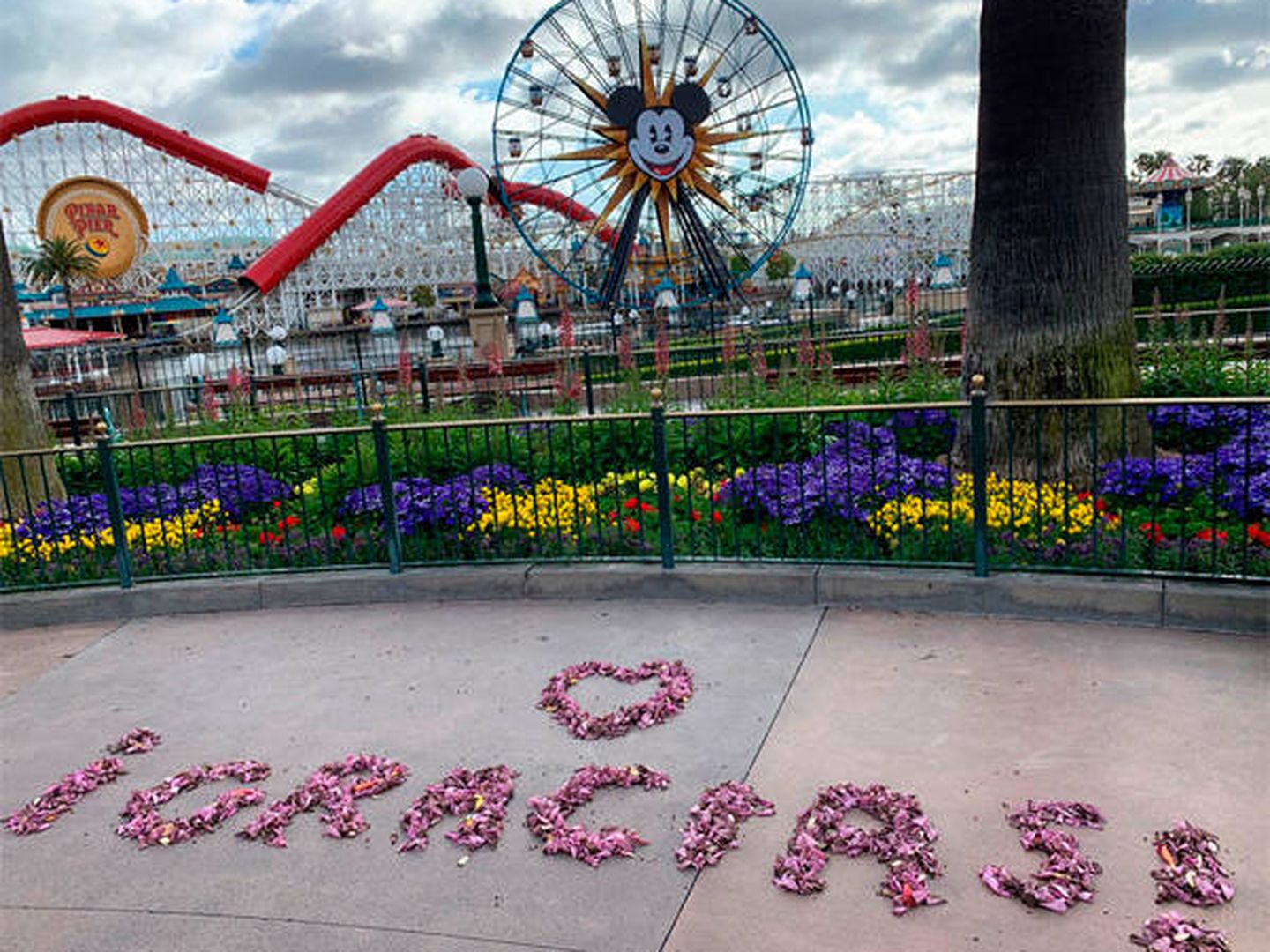 El agradecimiento en español en el Disneyland Resort de Anaheim (Foto: Disney)