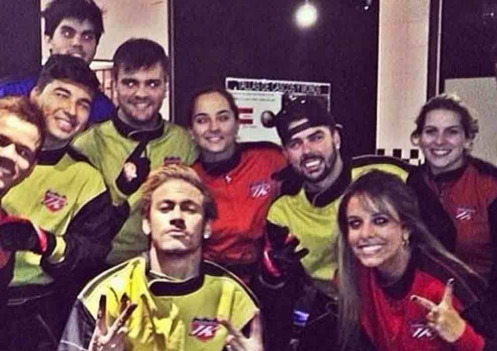 Foto: Imagen de Neymar tras competir con sus amigos en un circuito de karting (FOTO: Instagram).