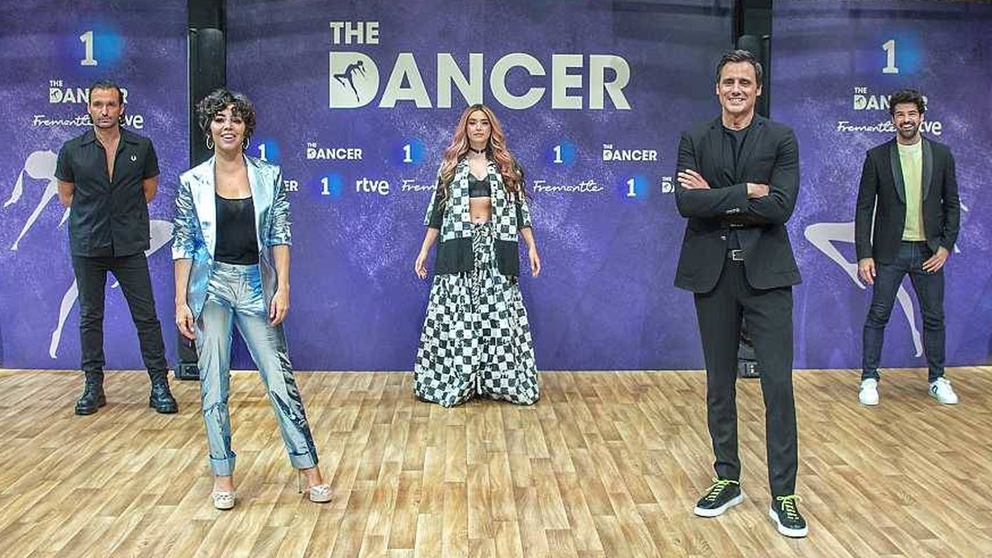 Los presentadores y capitanes de 'The Dancer'. (TVE)