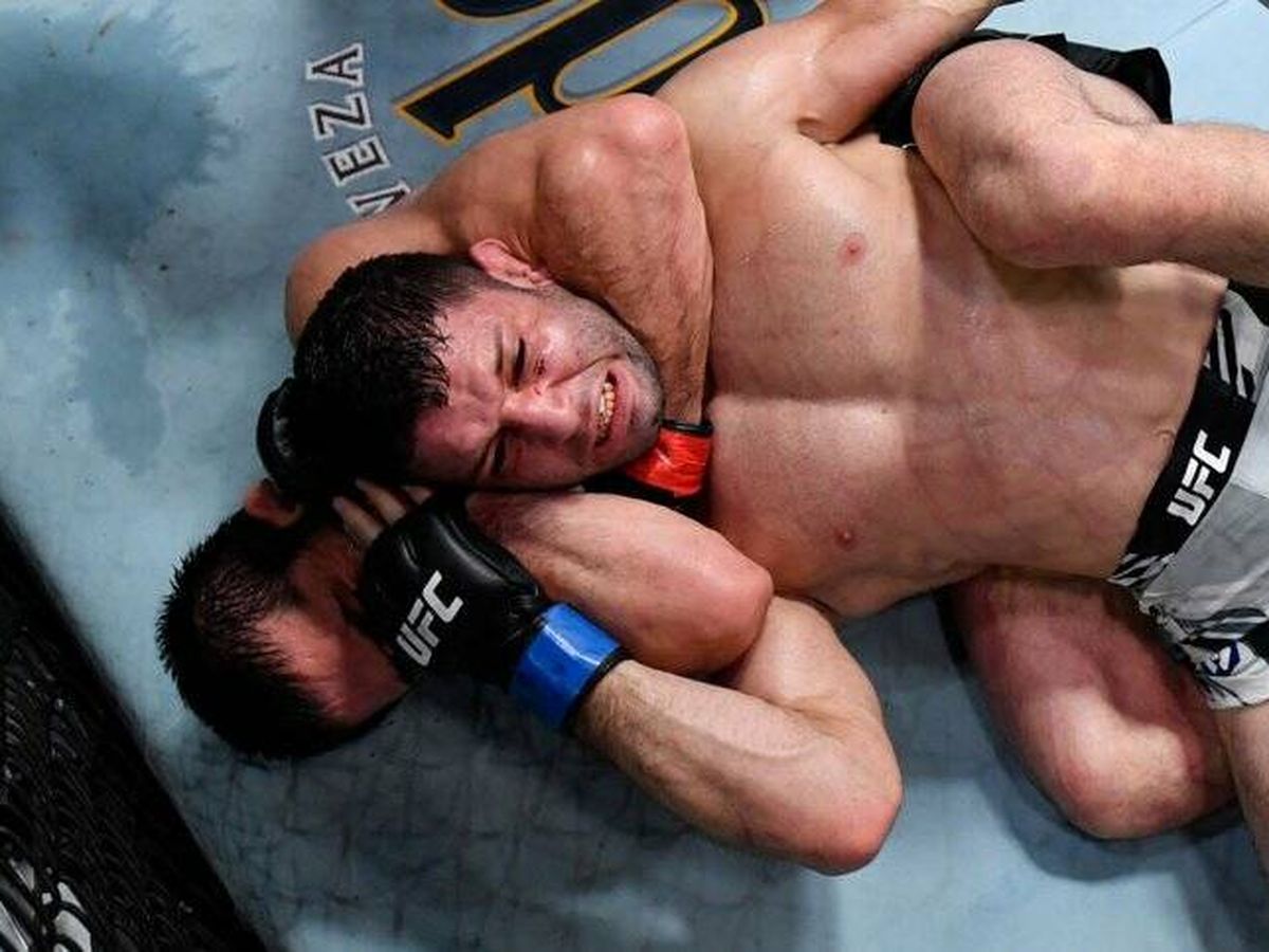 Foto: UFC Vegas 31: Islam Makhachev contra Thiago Moisés (UFC twitter).