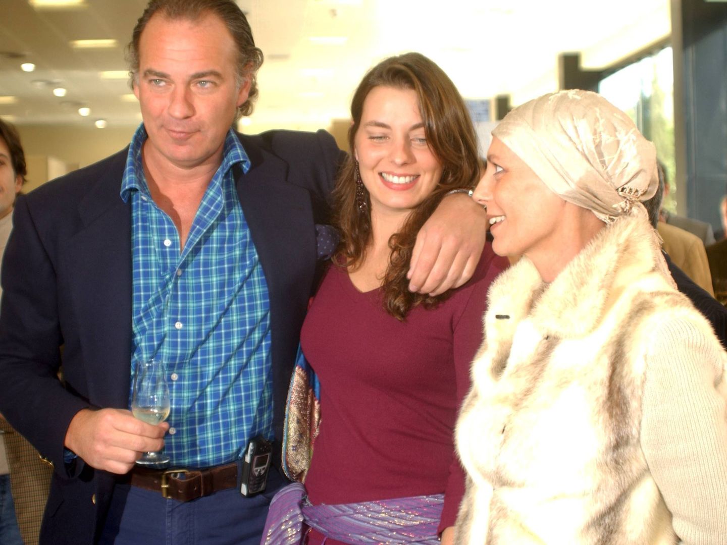 Bertín, junto a su hija y Sandra Domecq. (Cordon Press)