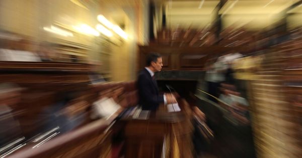 Foto: El presidente del Gobierno en funciones, Pedro Sánchez, durante su intervención en la primera jornada del debate de investidura. (EFE)