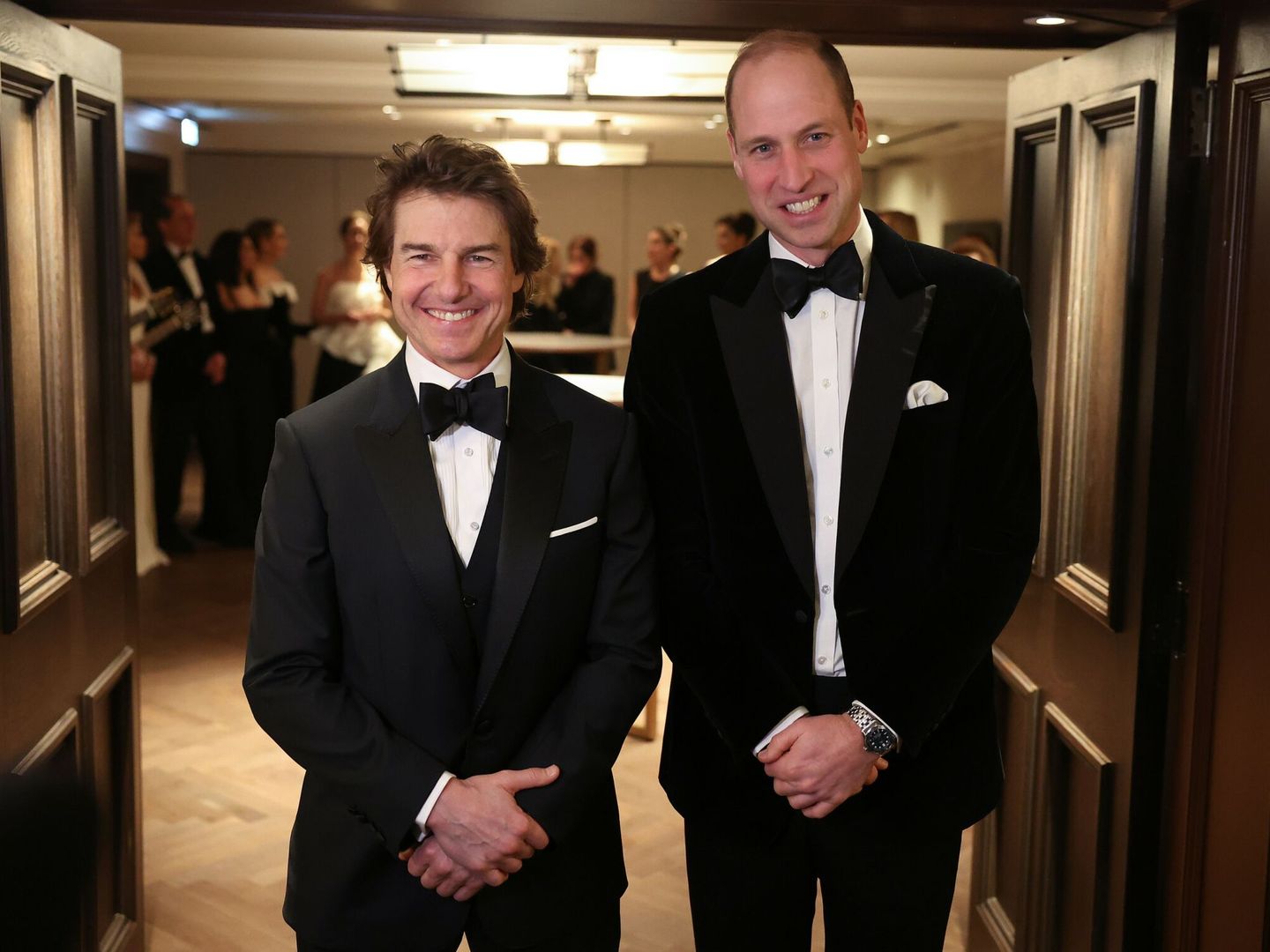 Tom Cruise junto al príncipe Guillermo. (Europa Press)
