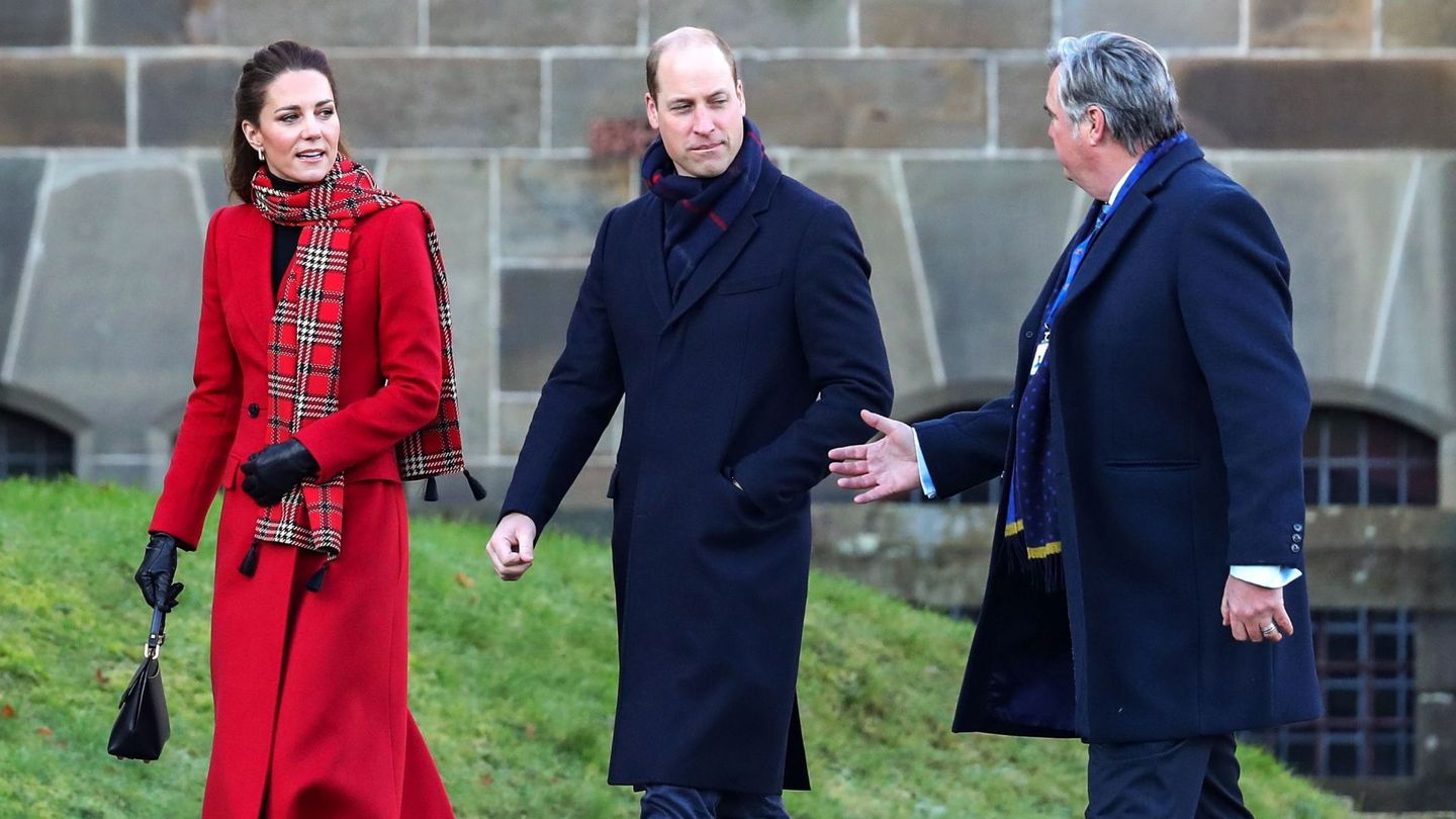 Los duques de Cambridge, este martes en Cardiff. (Reuters)