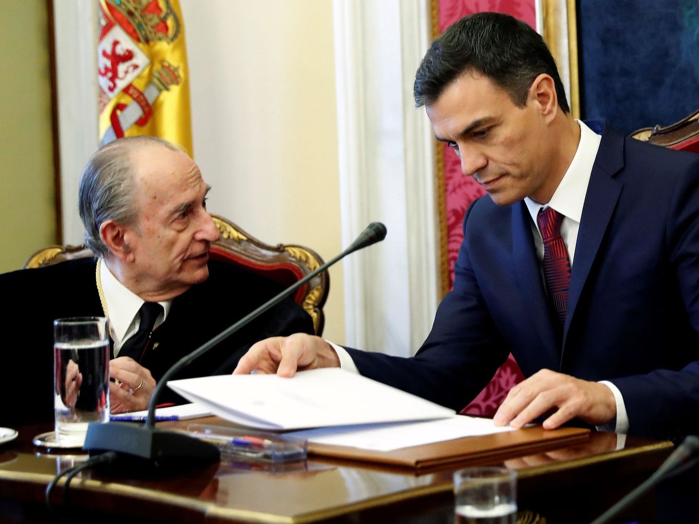 Lavilla, junto al presidente Sánchez, en un acto del Consejo de Estado. (EFE)