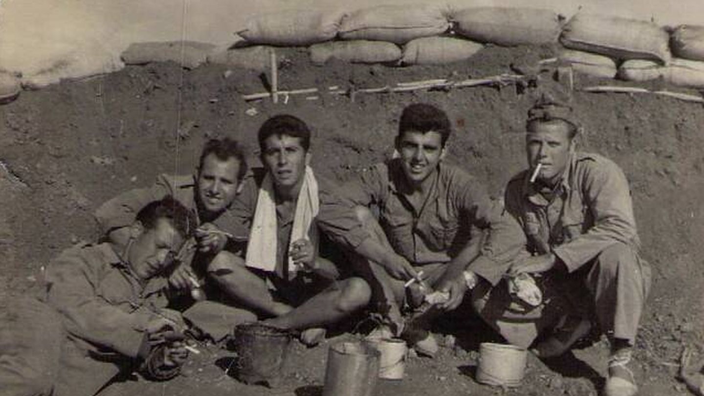 Reclutas del servicio obligatorio en Sidi Ifni, años 50. (Cedida)