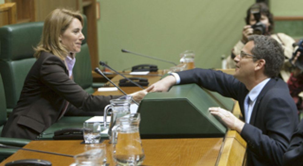 Foto: La popular Arantza Quiroga preside su primer pleno del Parlamento vasco