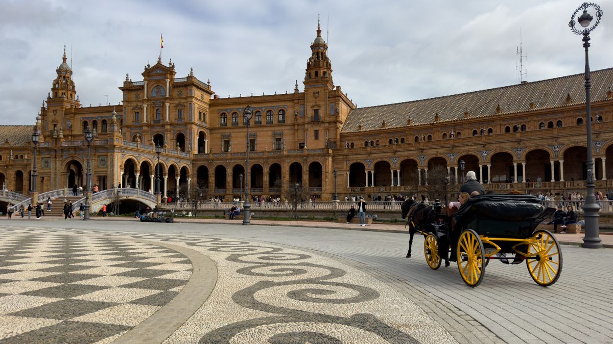 Polémica por la medida del alcalde de Sevilla: quiere cerrar la plaza de España y cobrar entrada